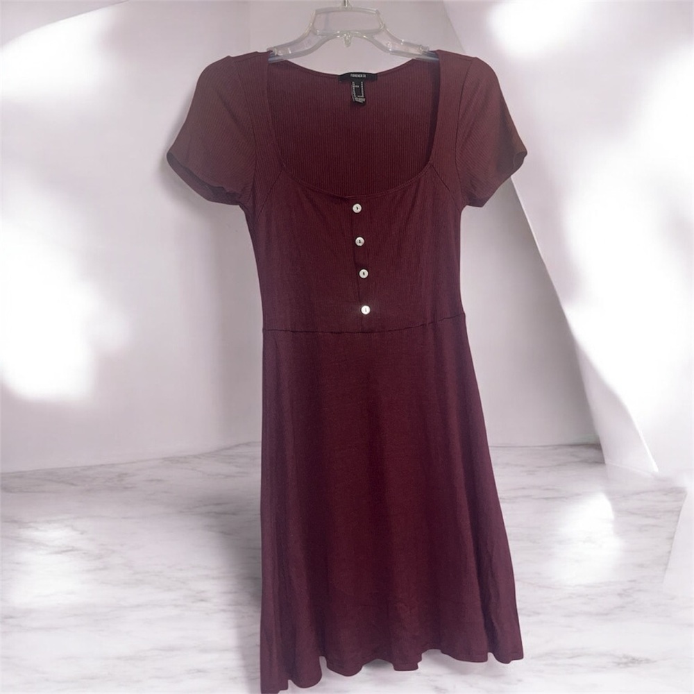 Forever 21 - Burgundy Short Sleeve Dress with Button Detail💟